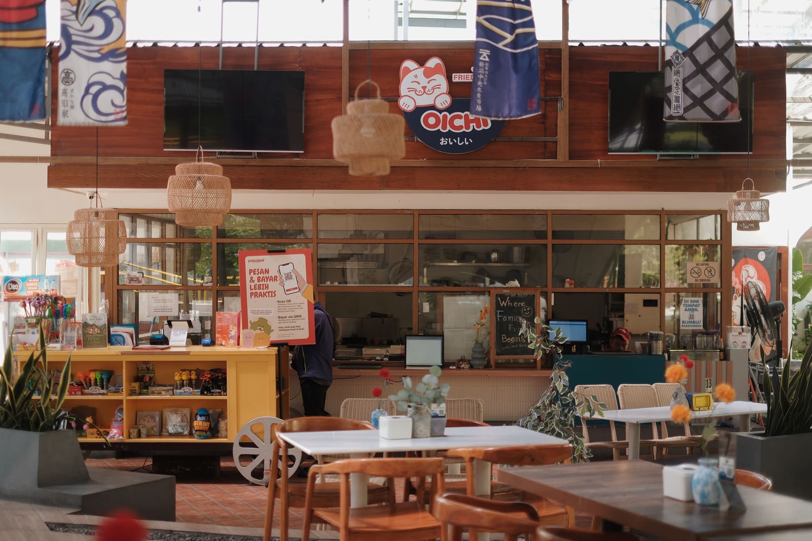 Piataland kids cafe interior
