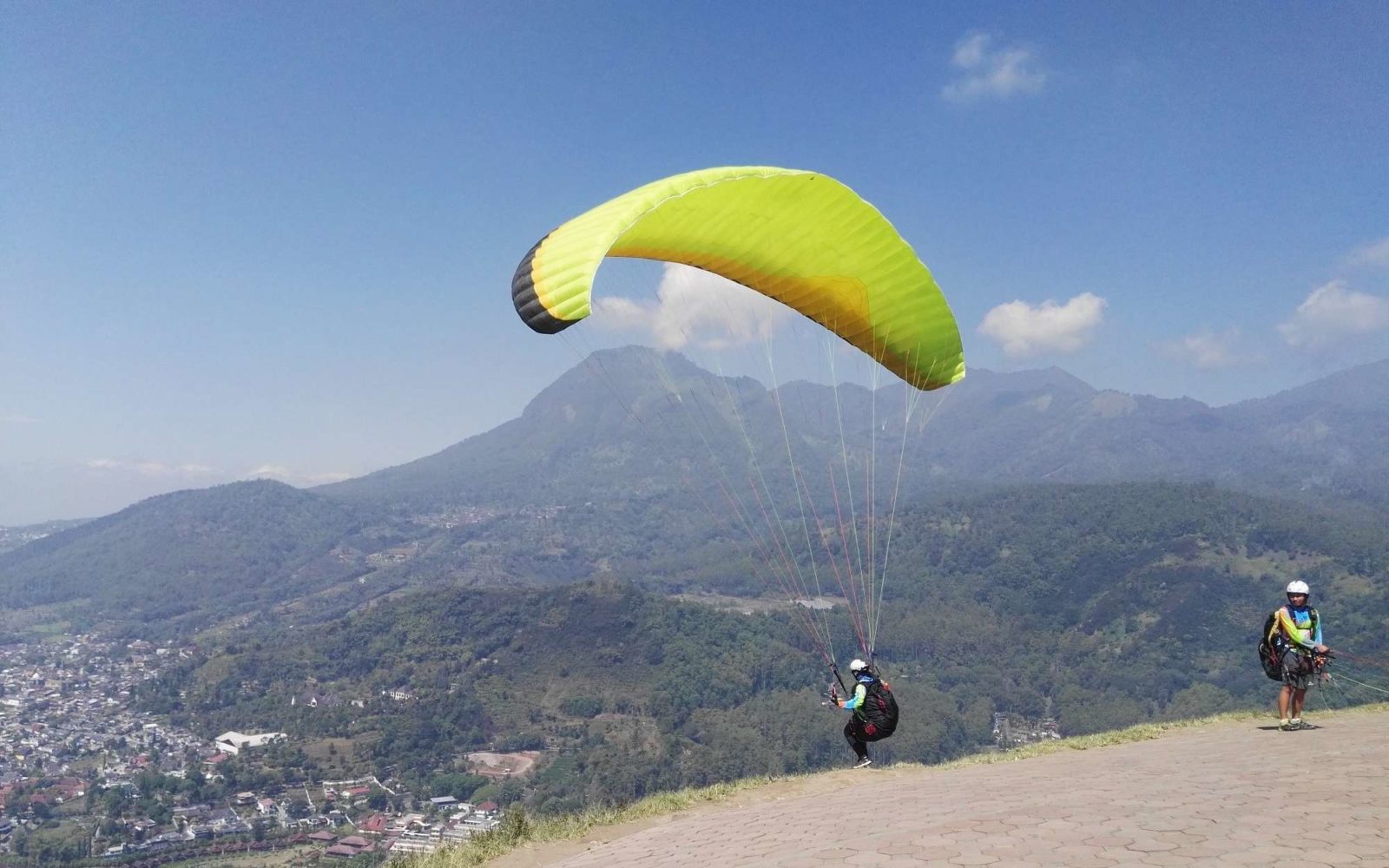 Paralayang Gunung Banyak Batu Malang